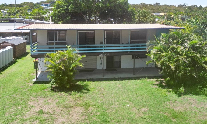 Agnes Water House | Sorrento on Jeffery - perfectly located directly across from the main beach & park