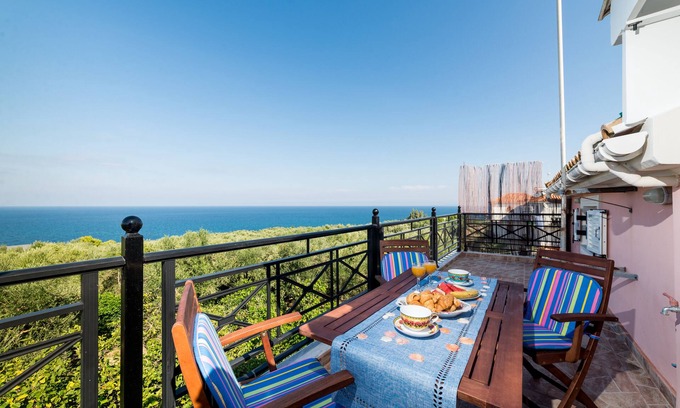 Neromilos Apartment | Soso's Sea View Apartment