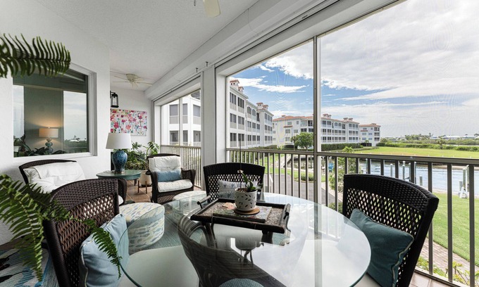 Cape Haze Condo | Sought after beautiful 2 bedroom Hacienda Condo