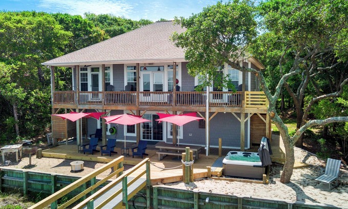 Emerald Isle House | Soundfront 4BR w/Dock, Hot Tub, Kayaks, Boat lift & Sunset Views