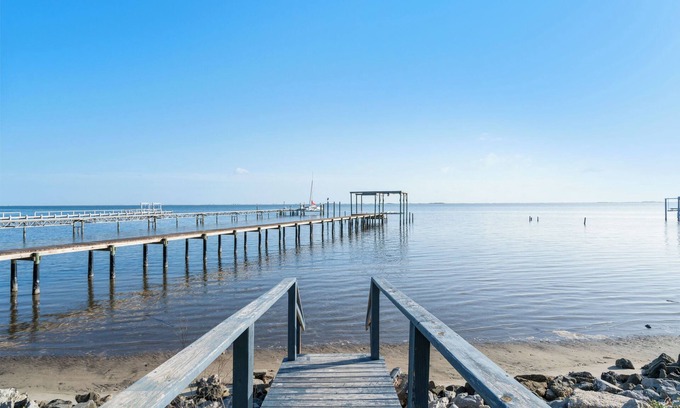 Gulf Breeze House | Soundside Serenity - Pet Friendly!