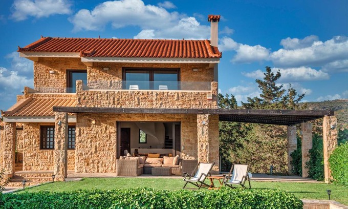 Legrena House | Sounio Beachfront Villa