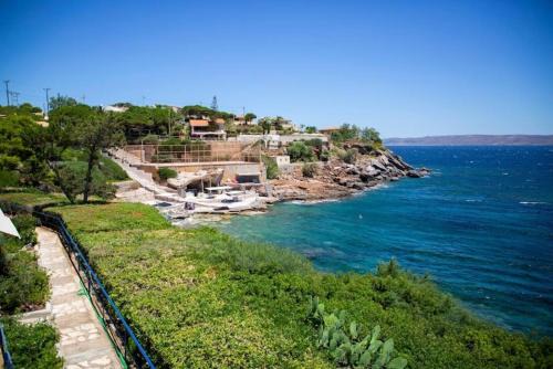 Kato Sounion House | Sounio Seaside Residence by the Temple of Poseidon