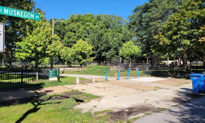 South Chicago Apartment | South Chicago Community Immersion in 2 Bedroom Apt