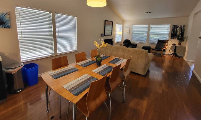 Davis House | South Davis Large Townhouse 4 BR/2BA