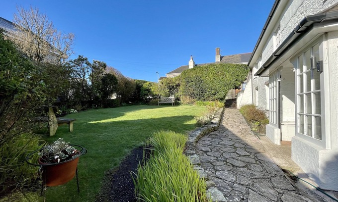 Loddiswell House | South Devon village cottage, close to beaches and with sunny garden!