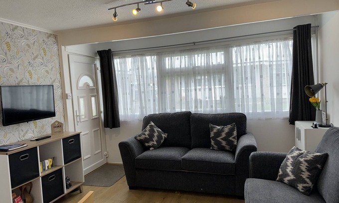 Great Yarmouth Ski Chalet | South facing family chalet 5 min stroll to the beach and near Norfolk Broads