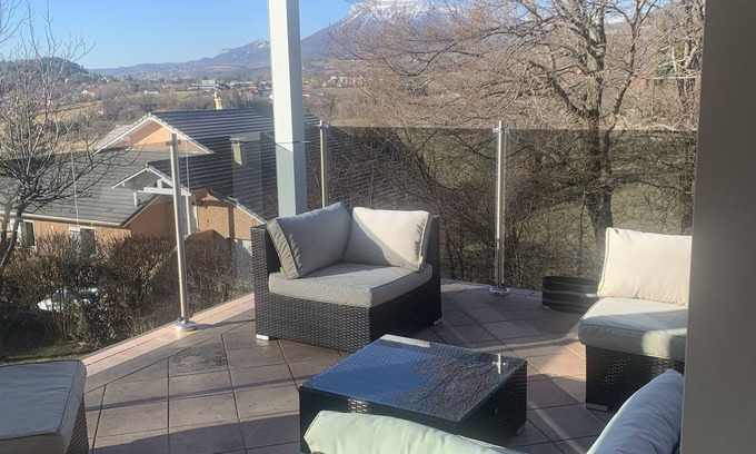 Gap House | South-facing villa in the heights of GAP with panoramic mountain views