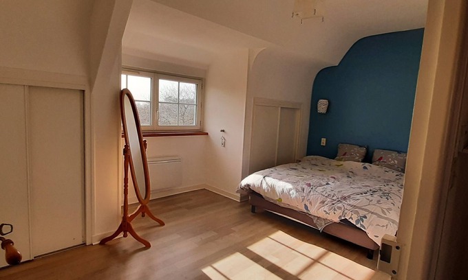 Ploneour-Lanvern Apartment | South Finistère 10mn beaches 2 pieces 2/4 people garden in a former school