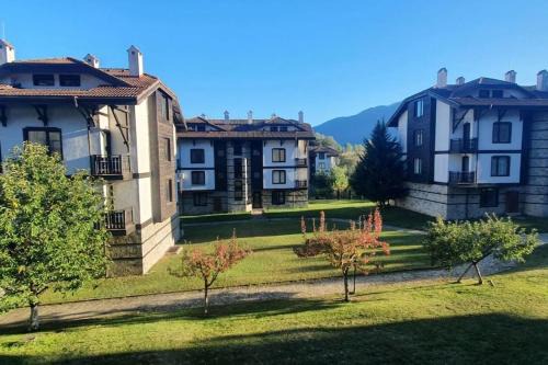 Razlog Apartment | South Mountain Apartment