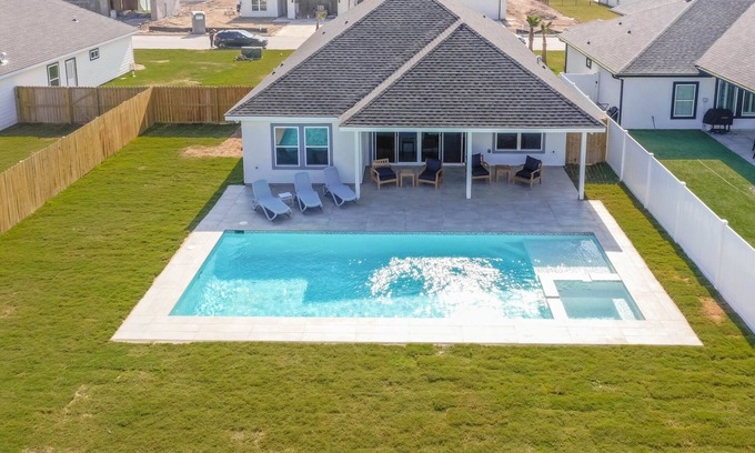Port Isabel House | South Padre Island Luxury 4-Bedroom Home with Private Pool and Hot Tub