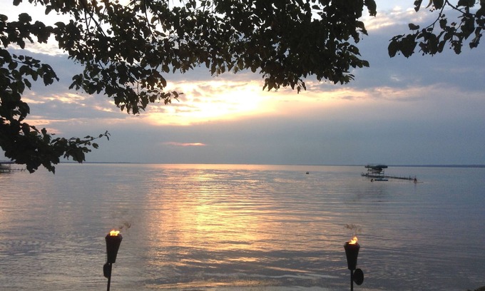Canastota House | South Shore Sandy Beach & Spectacular Sunsets