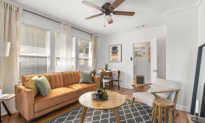 Palma Ceia Apartment | South Tampa: Near Hyde Park, Near Bayshore, Near Downtown