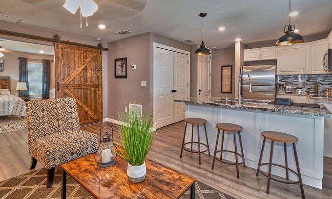Tampa House | South Tampa Private Gem Attached to $Million Home