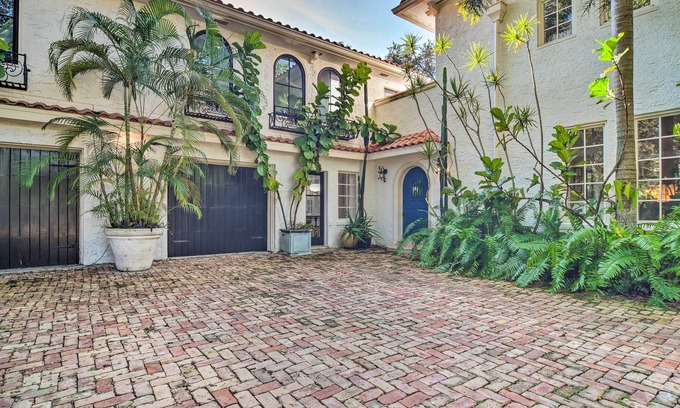 Beach Park Apartment | South Tampa Studio in Desirable Historic District!