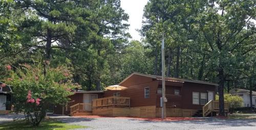 Greers Ferry House | Southern Comfort Inn and Resort