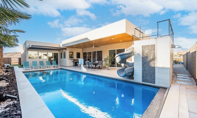 Hurricane House | Southern Desert Retreat - Private Pool and Hot Tub