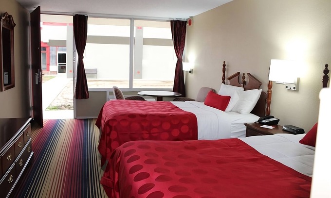 Perry House | Southern Hospitality! Comfy Unit, Parking