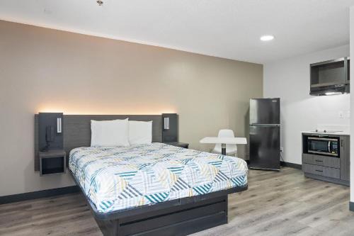 Ferry Pass Hotel | Southern Suites Pensacola Davis