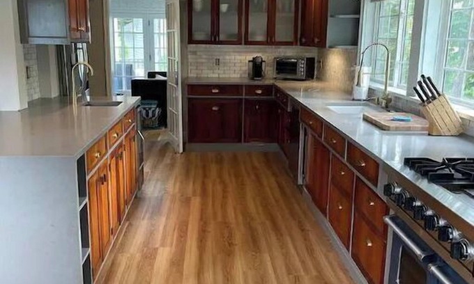 Southold House | Southold near vineyard & beach