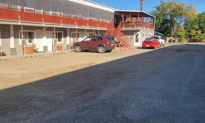 Westlock Hotel | Southview Motel
