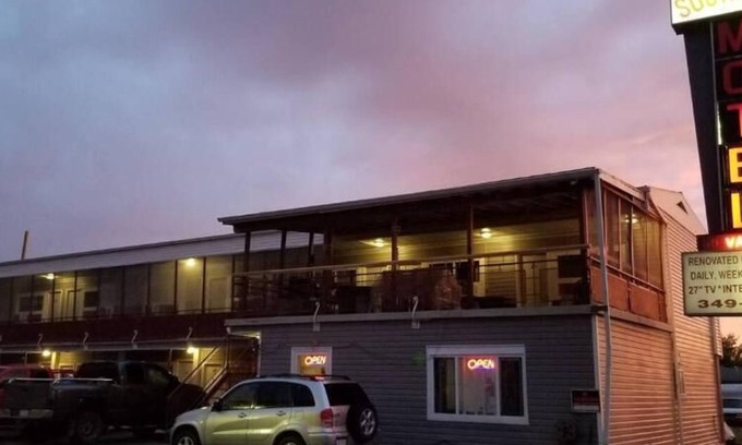 Westlock Hotel | Southview Motel