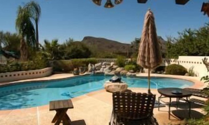 Tucson Apartment | Southwest Casita Oasis