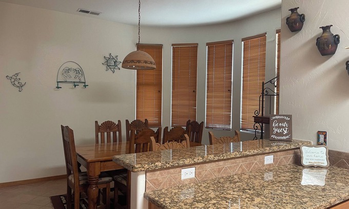 Rio Rancho House | Southwest Cozy 3-bedroom house in charming Rio Rancho with AC, WiFi