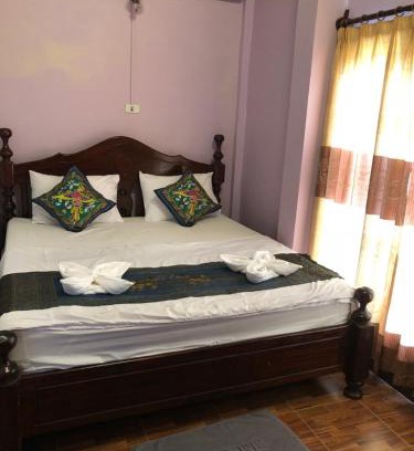 Vang Vieng House | Soutjai Guesthouse & Restaurant