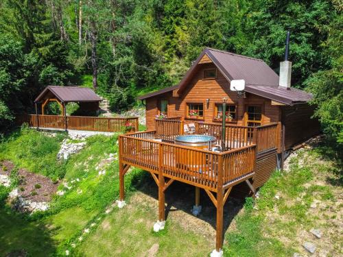Smizany Cabin | SOVIA WELLNESS CHATA s jacuzzi kaďou a saunou, Čingov