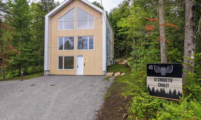 Saint Donat Ski Chalet | Spa, Babyfoot, Total comfort - Le Chouette Chalet