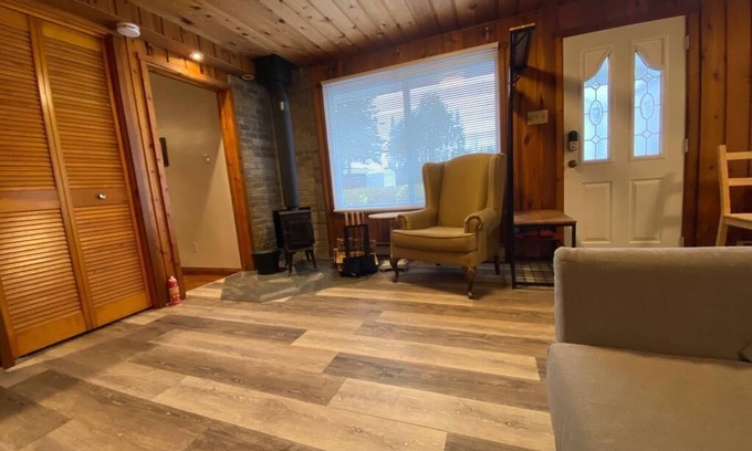 Val Morin Ski Chalet | Spa chalet located on the private lake close to ski resort with hot tub