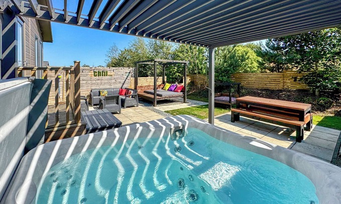Raywell Ski Chalet | Spa Jubilation (Pet Garden)
