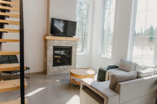 Chertsey Ski Chalet | Spa & Lake - Orphee