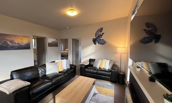 Ohakune Ski Chalet | Spa, mountain views and a gas fireplace