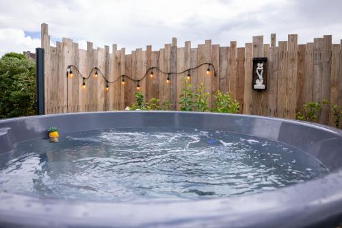 Saint-Paul-Lizonne House | Spa nordique avec vue sur la campagne
