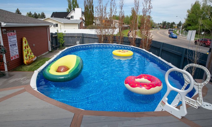 Southwest Edmonton House | Spa Oasis🌴Heated Pool★BBQ | A/C★Gym & Yoga Studio