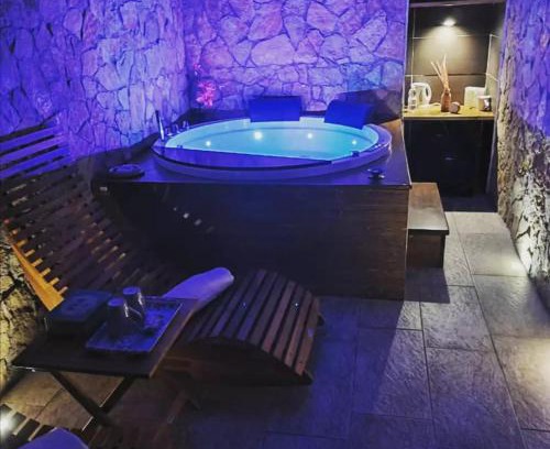 Rosolini House | SPA ROOM SICILIA - Intera casa con spa privata Jacuzzi Sauna Bagno di Vapore ad uso illimitato