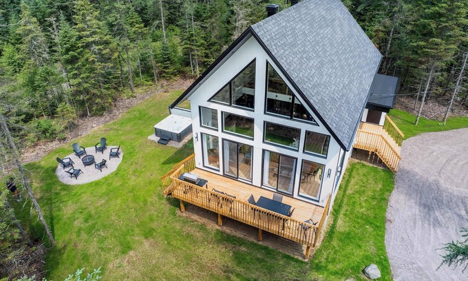 Shannon Ski Chalet | Spa & Sauna | Le Norvegien