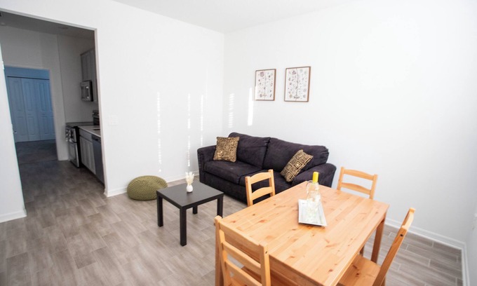 Haines City House | Space for 4 people near Legoland, Disney, and theme parks