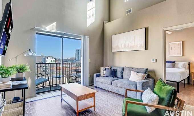 West Campus Apartment | Space for 8 Near Downtown Easy Walk to UT Campus