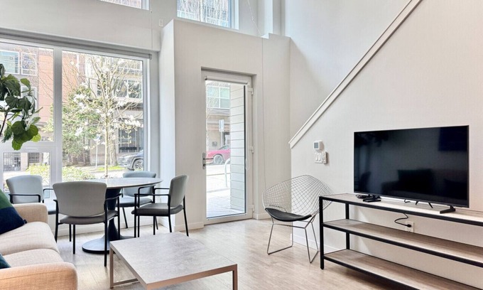 Lower Queen Anne Apartment | Space Needle, Climate Pledge Arena, Downtown!