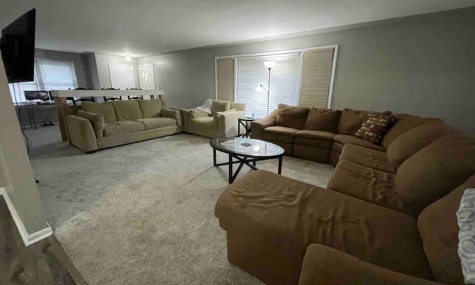 Westside Connection House | Space, space, space, very clean, doesn't disappoint!