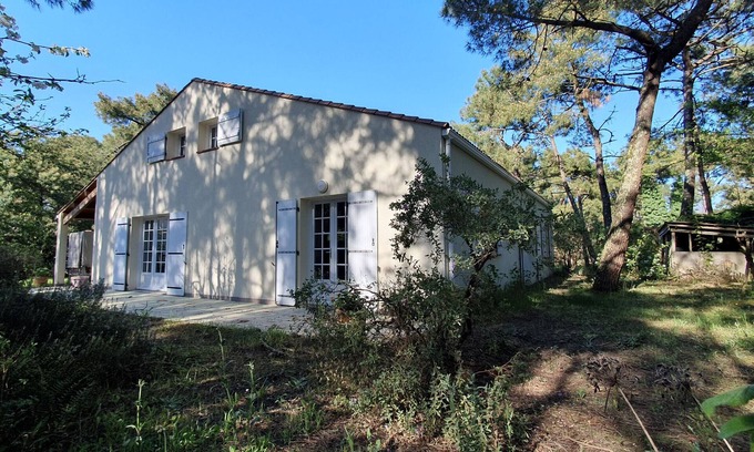 La Faute-sur-Mer House | Spacious House 10 Pers Pets Allowed Near Beach and Forest