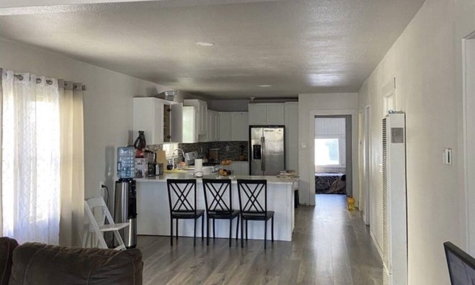 Oakland House | Spaciest beautiful 3rooms 1bath home located in Oakland