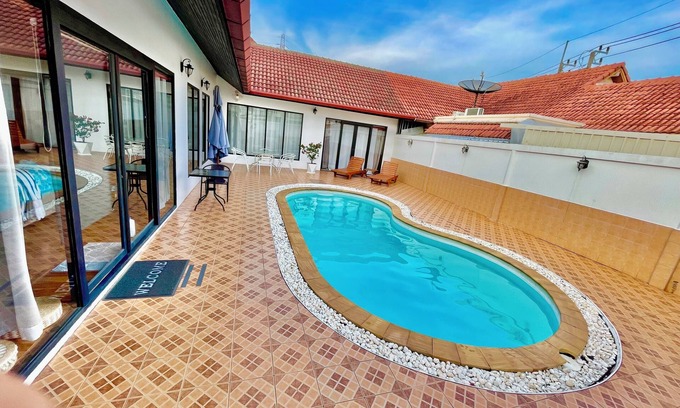 Chalong Villa | Spacieuse ET Agreable Villa Avec Piscine