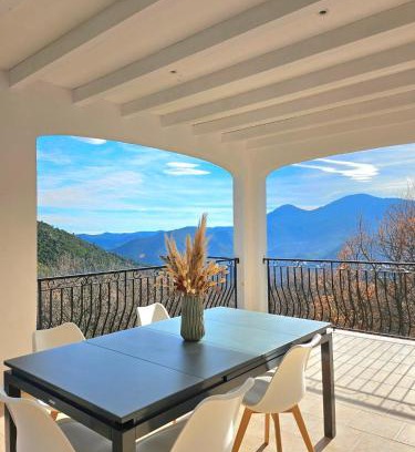 Santo-Pietro-di-Venaco Apartment | Spacieux haut de villa 3 chambres Venaco