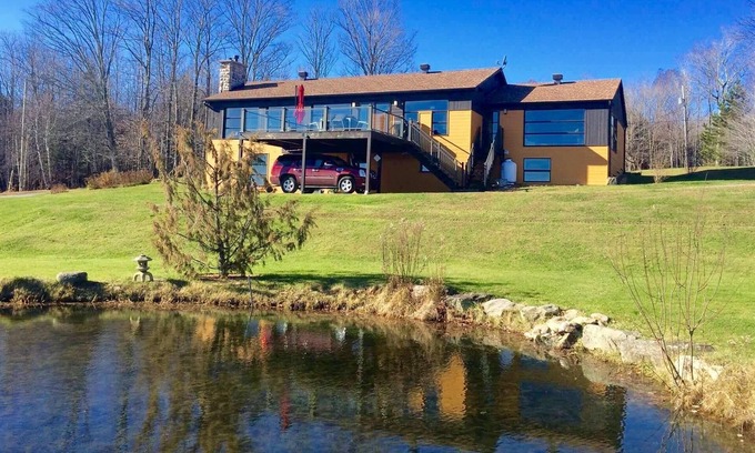 Potton House | Spacieux & lumineux chalet, piscine & sauna, nature.