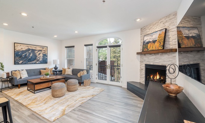 Mountain Village Condo | Spacious 1 BDR Mountain Village Condo with Balcony