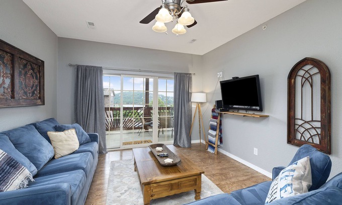 Indian Point Condo | Spacious 1 bedroom condo on the lake 229045